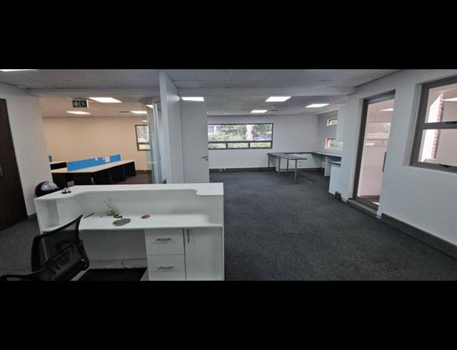 BUSINESS PROPERTY TO RENT IN CARLSWALD